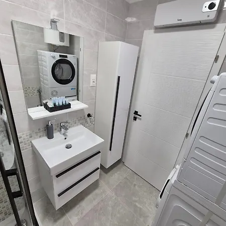 Larissa Apartament *