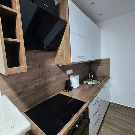 Larissa Apartament *