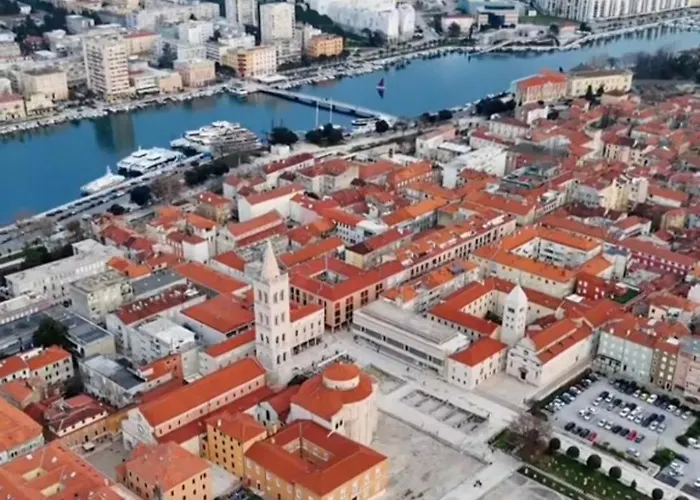 Larissa Διαμέρισμα *