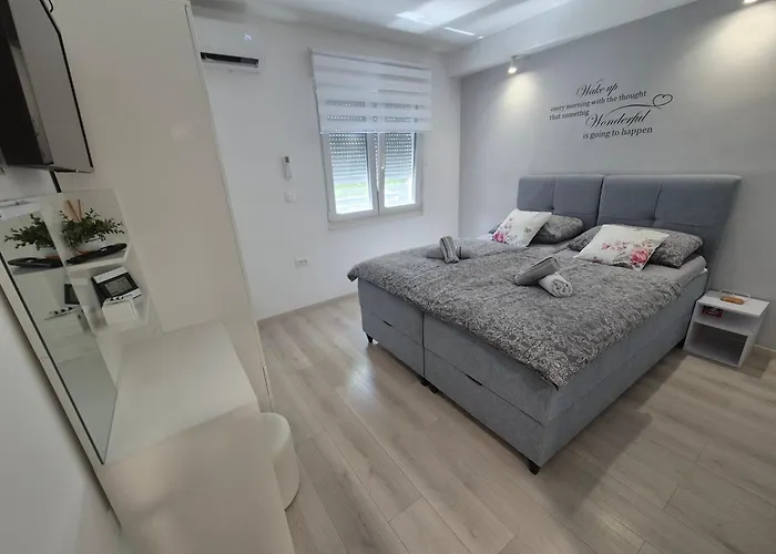 Larissa Apartman